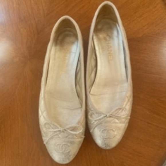 CHANEL metallic Lambskin Quilted Cap Toe Ballerina Gold 38.5 EU - Picture 1 of 4